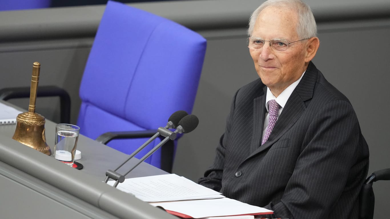 Wolfgang Schäuble: Der Alterspräsident hat viel Applaus für seine Abschiedsrede geerntet.
