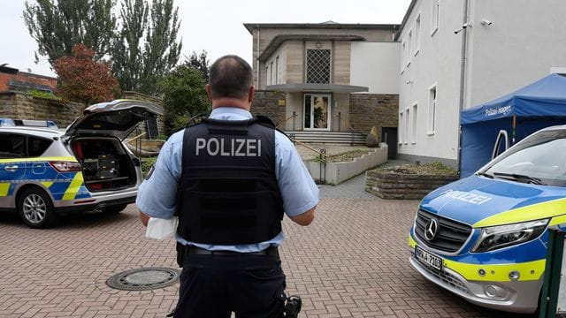 Polizei an der Synagoge in Hagen