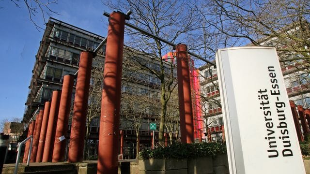 Gebäude der Universität Duisburg-Essen in Essen (Archivbild): Statt in Hannover soll die Lesung nun hier stattfinden. Gebäude der Universität Duisburg-Essen in Essen (Archivbild): Statt in Hannover soll die Lesung nun hier stattfinden.
