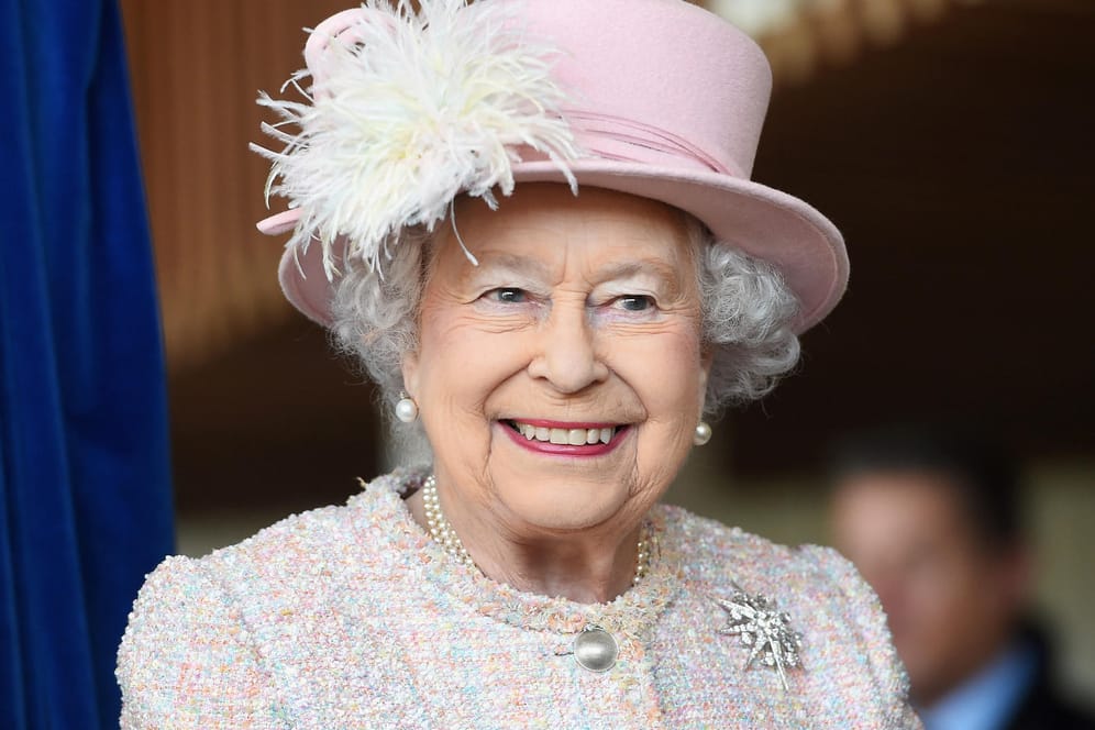 Queen Elizabeth II.: Die Königin ist nach einem Krankenhausaufenthalt zurück im royalen Dienst.