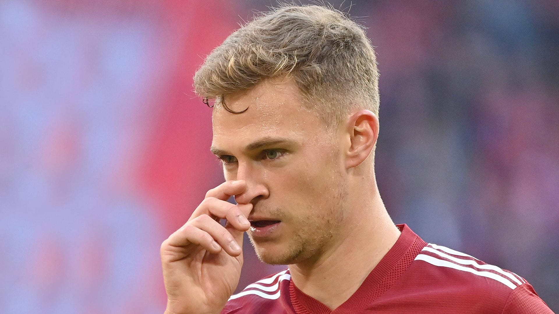 Joshua Kimmich: Zuletzt wurde bekannt, dass der Bayern-Star nicht gegen das Coronavirus geimpft ist – er löste damit eine Debatte aus.