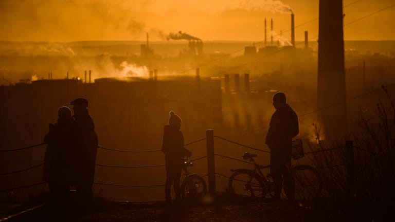 Smog über Russland: Weltweit müssten die Emissionen deutlich gesenkt werden, um einer Erderwärmung entgegenzuwirken.