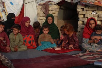 Vertriebene Menschen in Afghanistan im August: Seit der Übernahme der Taliban droht dem Land eine humanitäre Katastrophe. (Symbolbild)