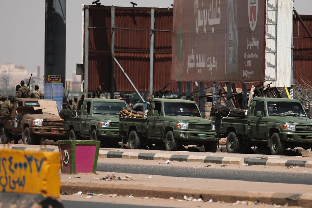 Sudanesische Milizen werden nach dem Putsch gegen Demonstranten eingesetzt.