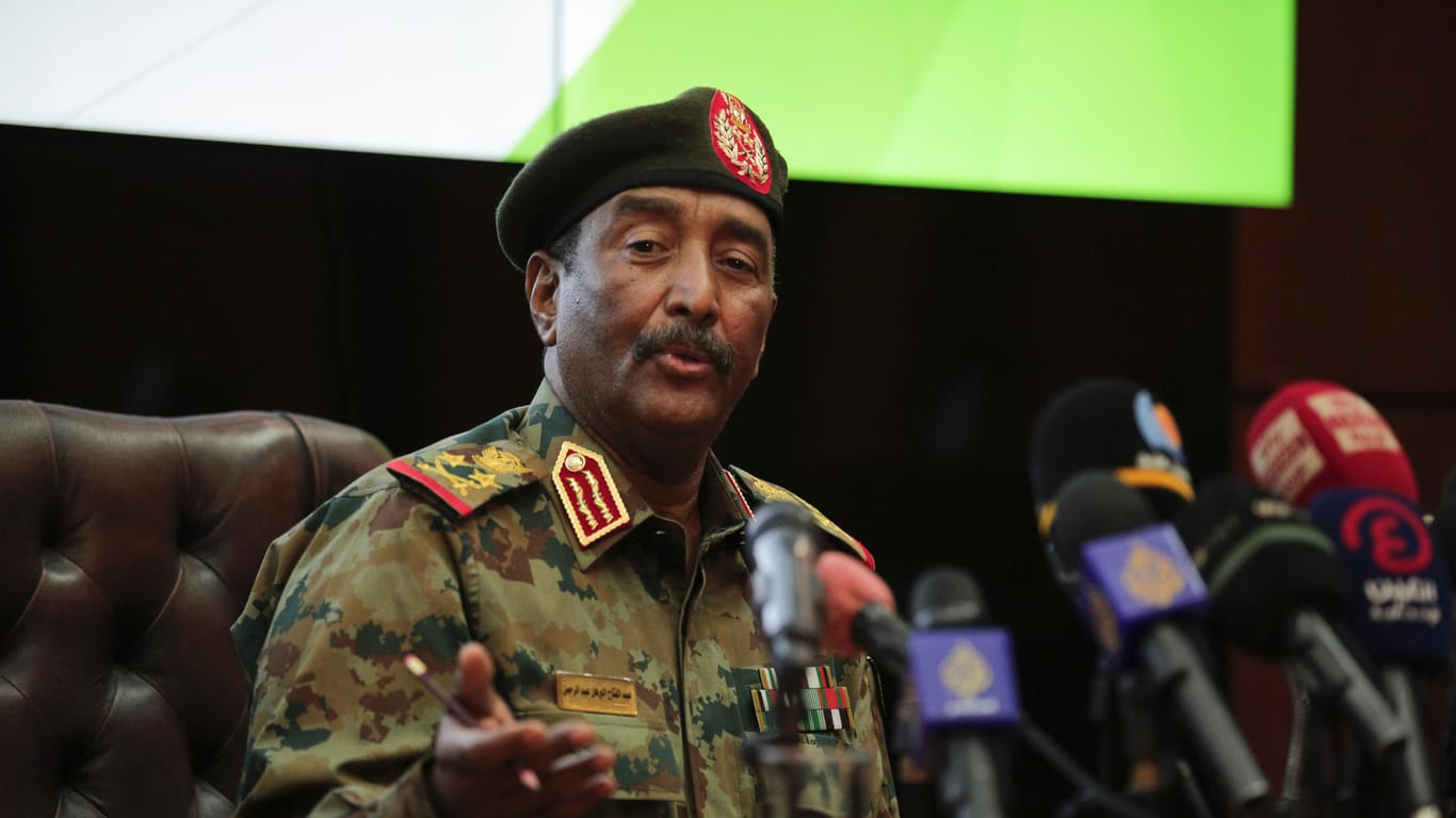 General Abdel Fattah al-Burhan hat sich im Sudan an die Macht geputscht.