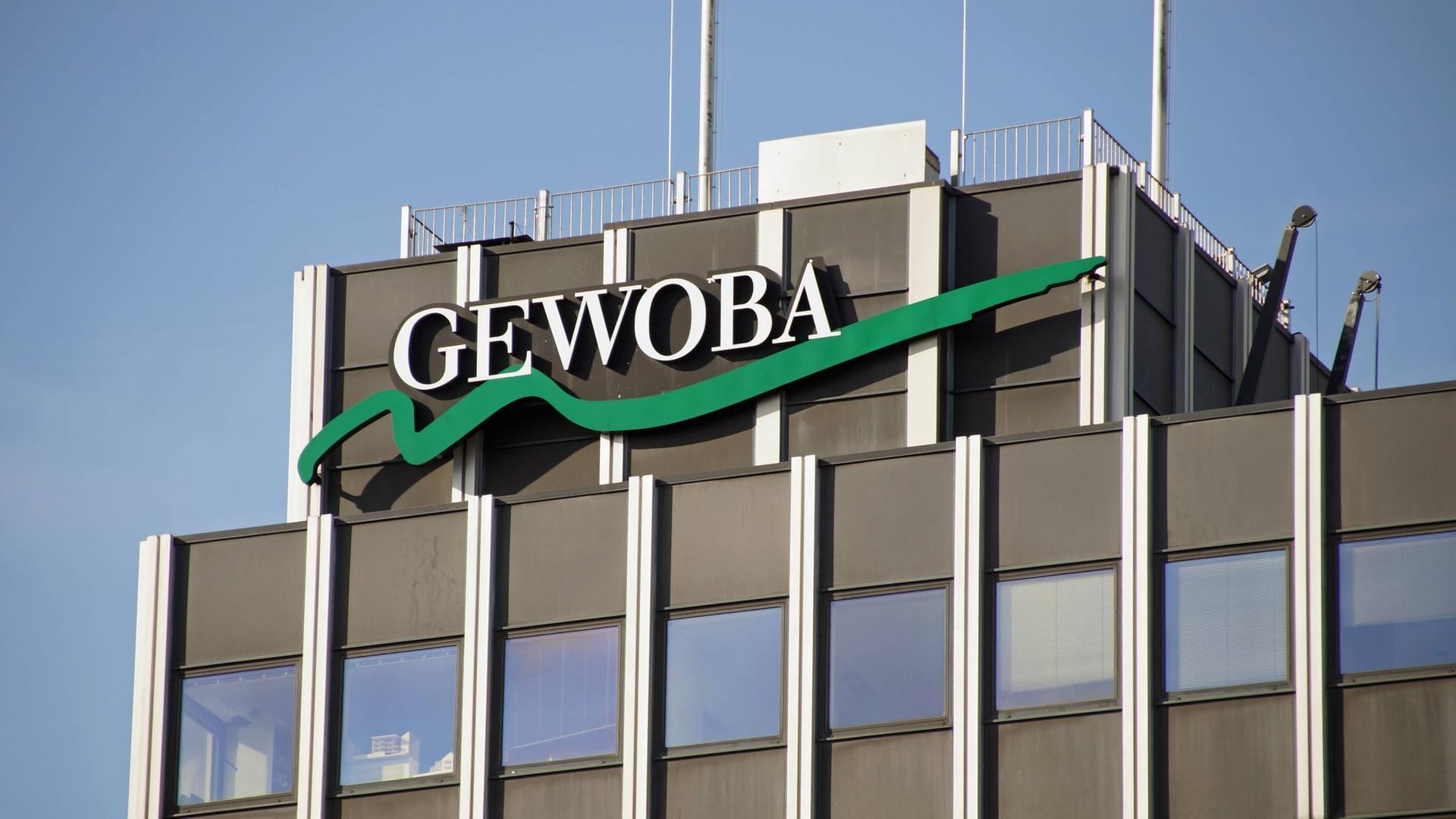 Firmensitz der Bremer Wohnungsgesellschaft Gewoba (Archivbild): Mieterinnen und Mieter der Gewoba werden gebeten, aufgrund von Betrügerbriefen wachsam zu sein. Firmensitz der Bremer Wohnungsgesellschaft Gewoba (Archivbild): Mieterinnen und Mieter der Gewoba werden gebeten, aufgrund von Betrügerbriefen wachsam zu sein.