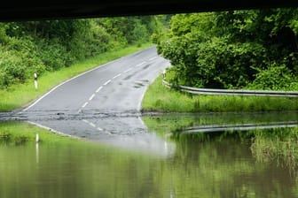 Überflutete Straßen in Hessen