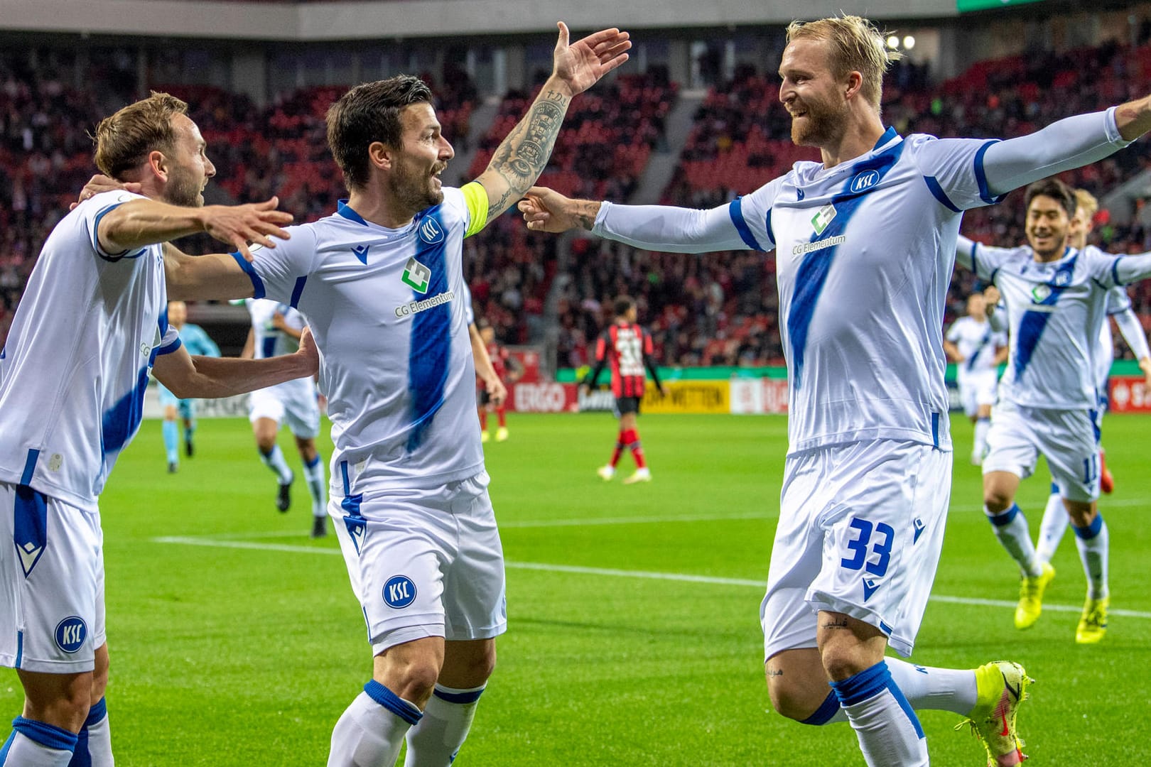 DFB-Pokal: Der KSC ging früh bei Bayer Leverkusen in Führung.