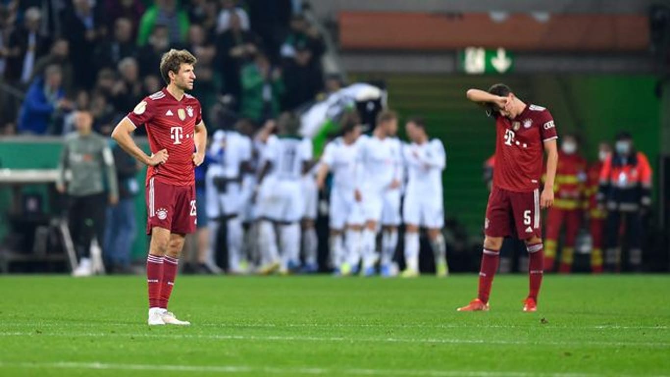 Bayern München schied nach einer deftigen Klatsche in Gladbach bereits in der zweiten Runde aus.