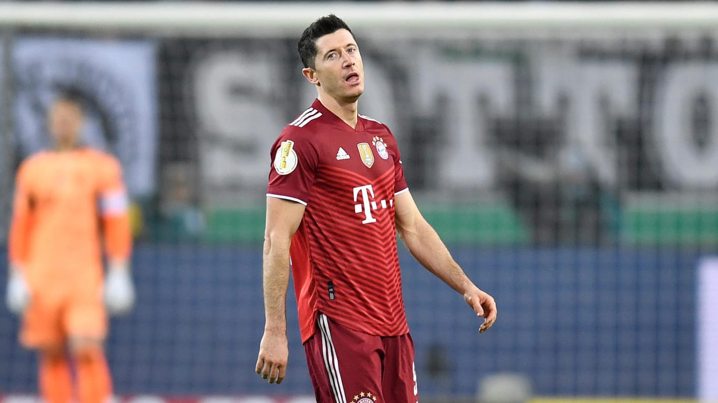 Er kann es nicht fassen: Robert Lewandowski ist der Schock ins Gesicht geschrieben.