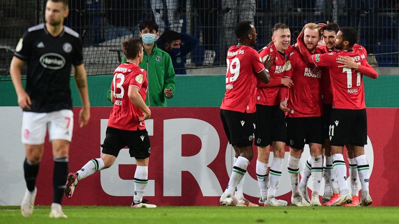 Hannover 96 setzte sich knapp gegen Fortuna Düsseldorf durch.