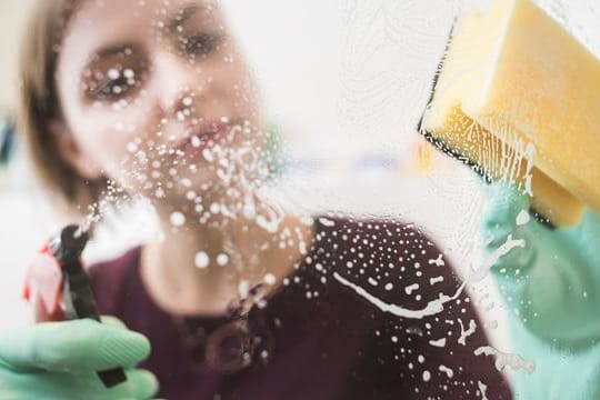 Weniger Reinigungsmittel reicht oft schon aus, um Schmutz zu entfernen.