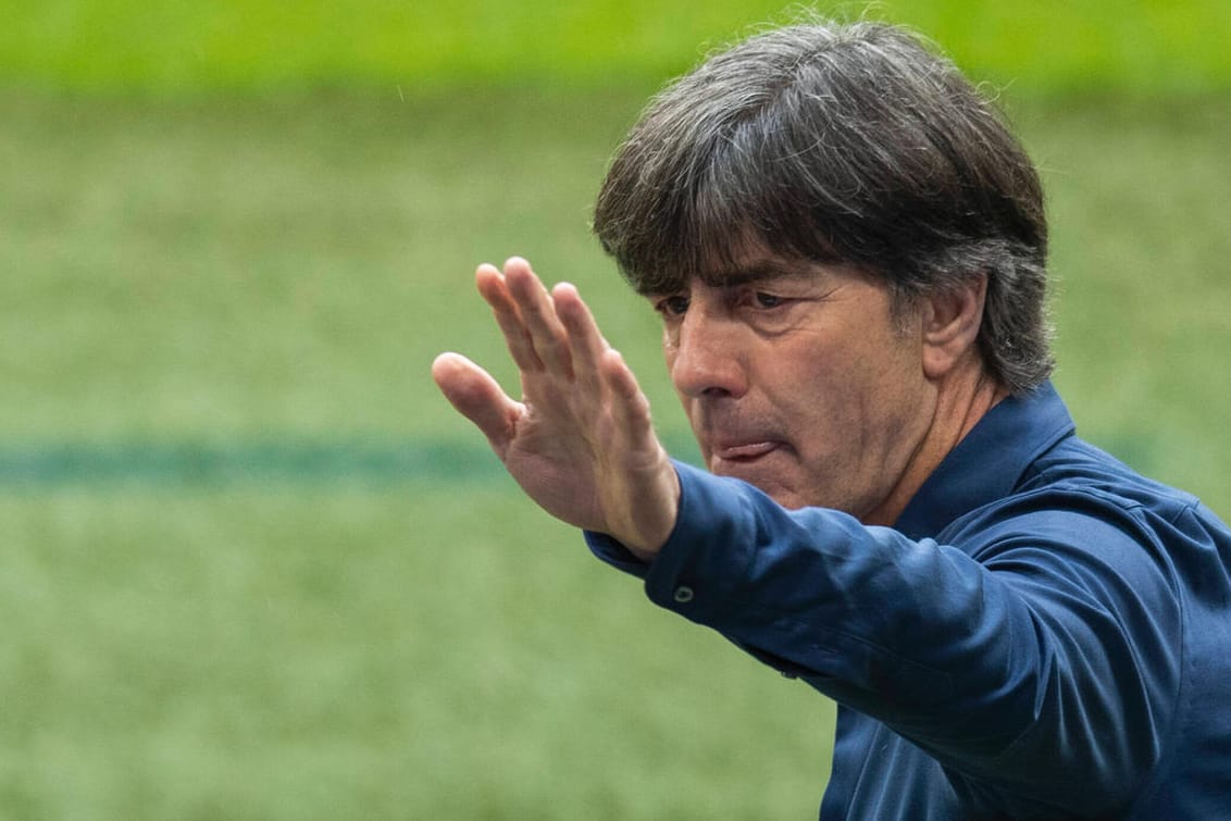 Joachim Löw: Der Ex-Bundestrainer wird von Bundespräsident Frank-Walter Steinmeier offiziell verabschiedet.