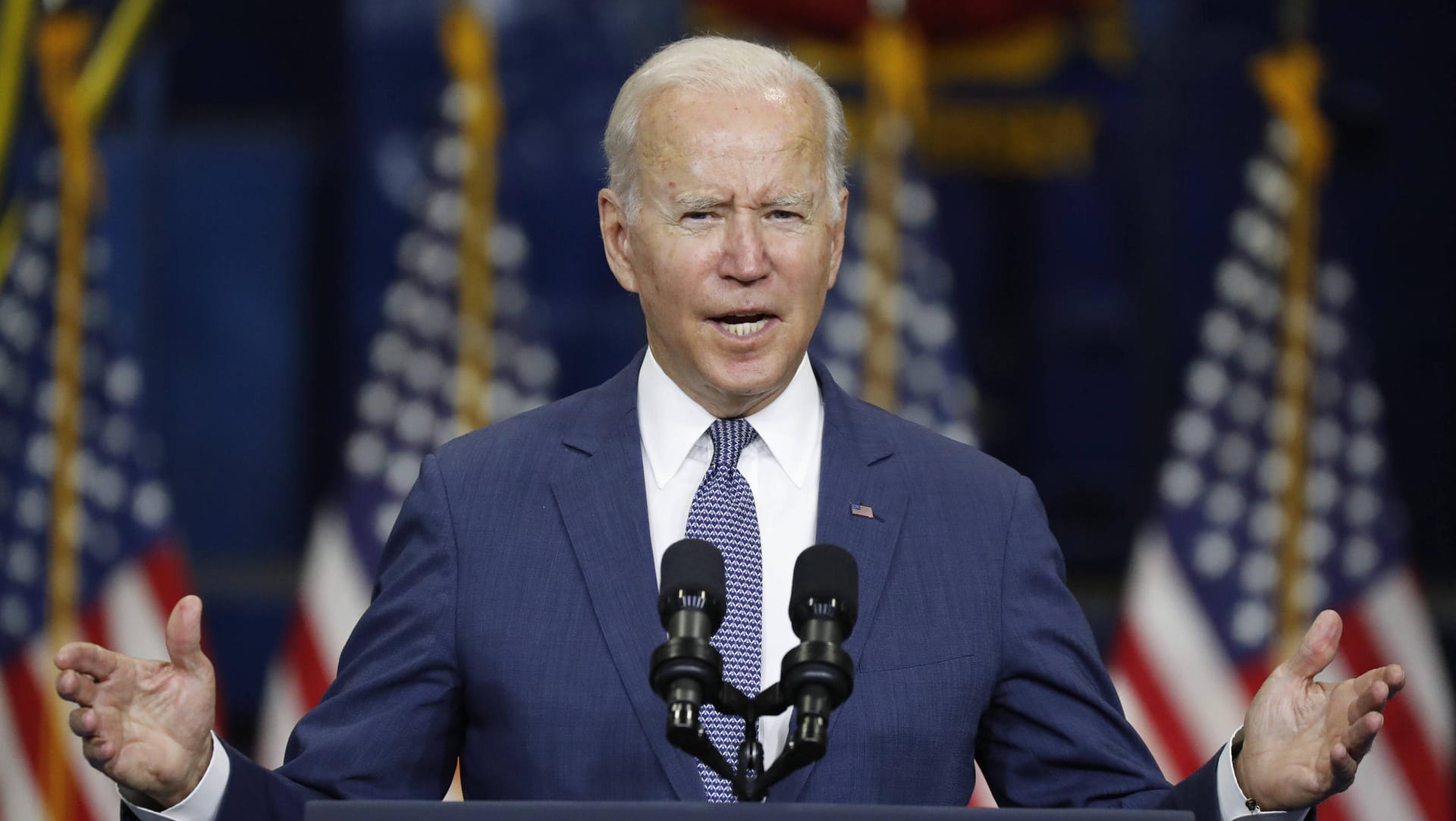 Joe Biden während einer Rede: Der US-Präsident steht aktuell vor vielen Herausforderungen.