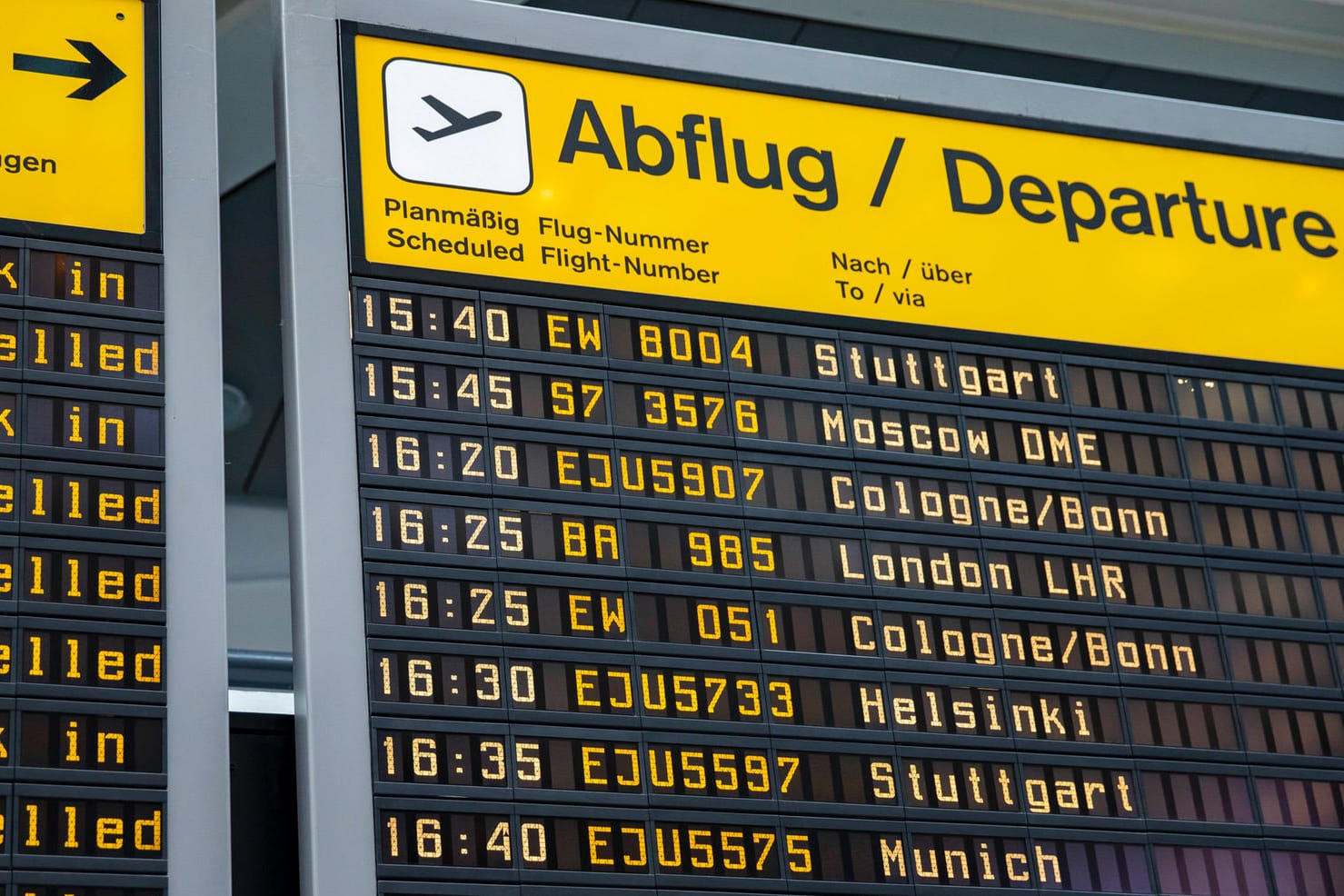 Die Flugtafeln füllen sich: Mit dem Start des Winterflugplans stehen wieder mehr Verbindungen zur Verfügung.