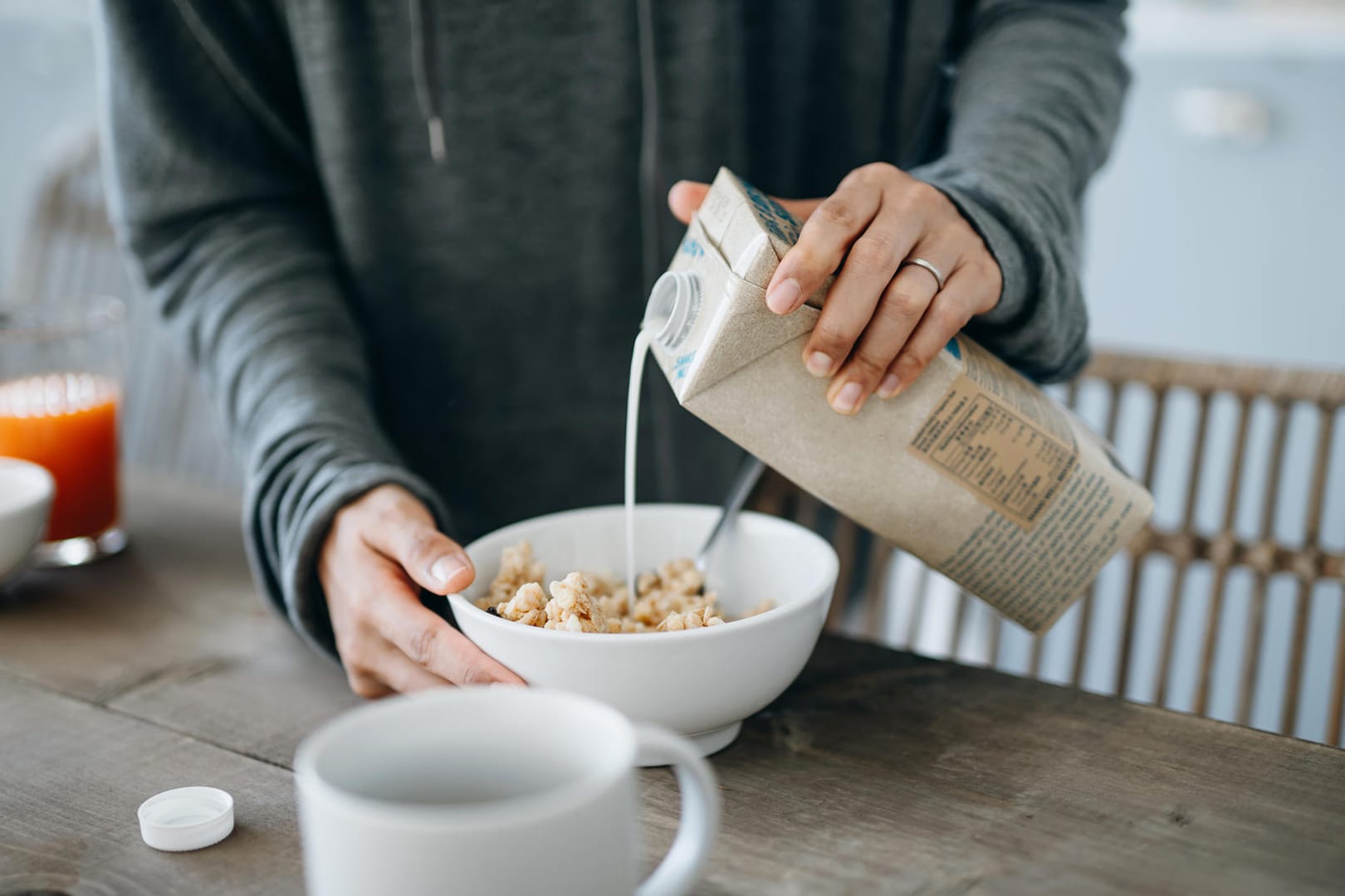 Haferdrink: Das Produkt schmeckt anders als Kuhmilch, aber gut, findet "Öko-Test". (Symbolbild)