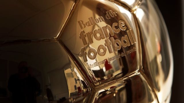Ein angebliches Datenleck hat vor der Vergabe des Goldenen Balls für den weltbesten Fußballer für Diskussionen gesorgt. Ein angebliches Datenleck hat vor der Vergabe des Goldenen Balls für den weltbesten Fußballer für Diskussionen gesorgt.