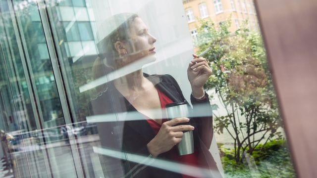 Raucherpausen sind üblicherweise keine Arbeitszeit.