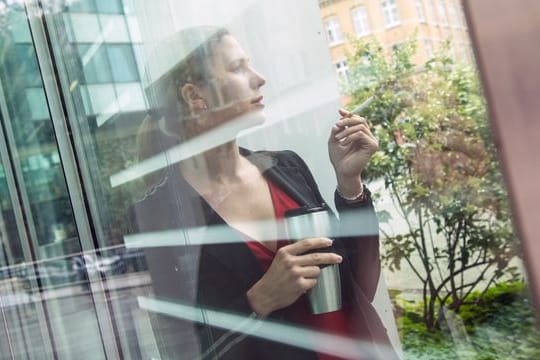 Raucherpausen sind üblicherweise keine Arbeitszeit.