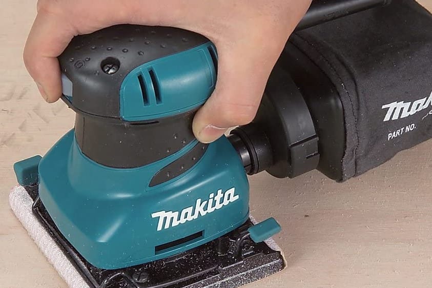 Der Schwingschleifer BO4556K von Makita ist heute bei Amazon und Contorion so günstig wie noch nie.