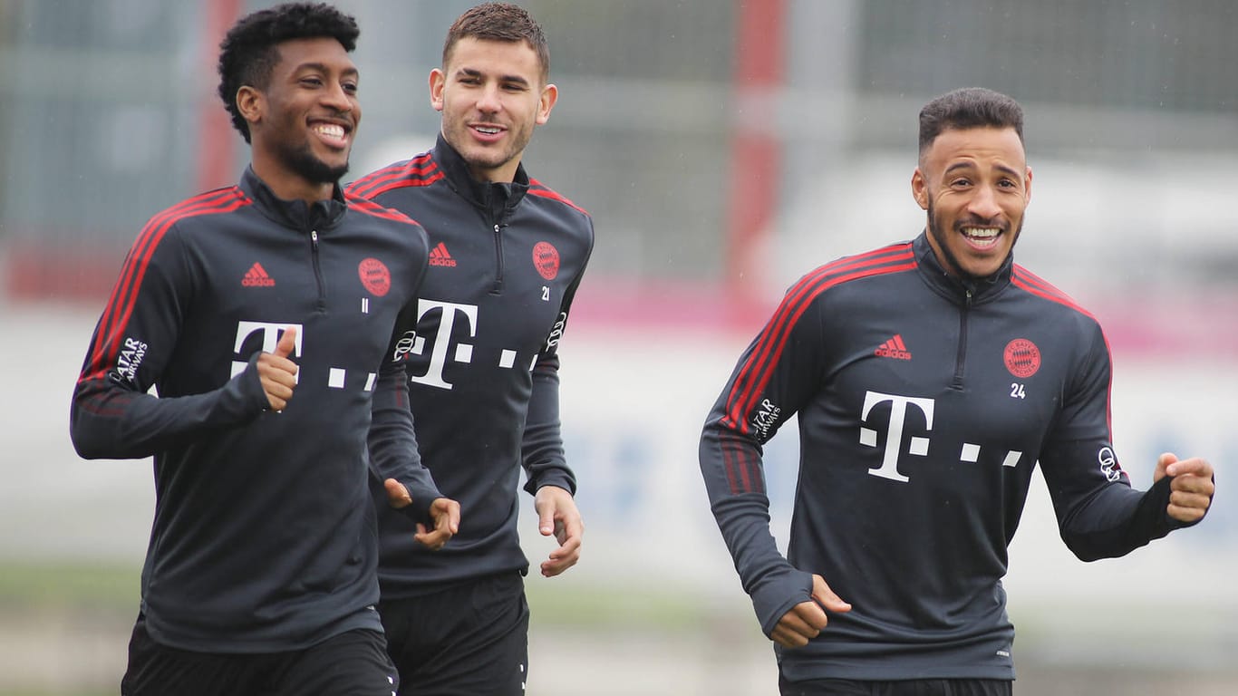 Bayerns Tolisso im Training mit seinen Teamkollegen Hernandez und Coman (v. r.): Steht der Mittelfeldspieler vor dem Abschied?