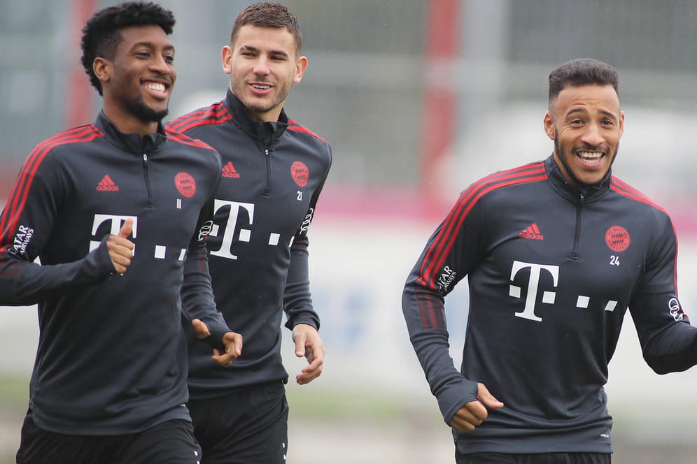 Bayerns Tolisso im Training mit seinen Teamkollegen Hernandez und Coman (v. r.): Steht der Mittelfeldspieler vor dem Abschied?
