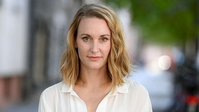 Die Schauspielerin Christina Athenstädt spielt die Hauptrolle in der ARD-Serie "Die Heiland - Wir sind Anwalt".