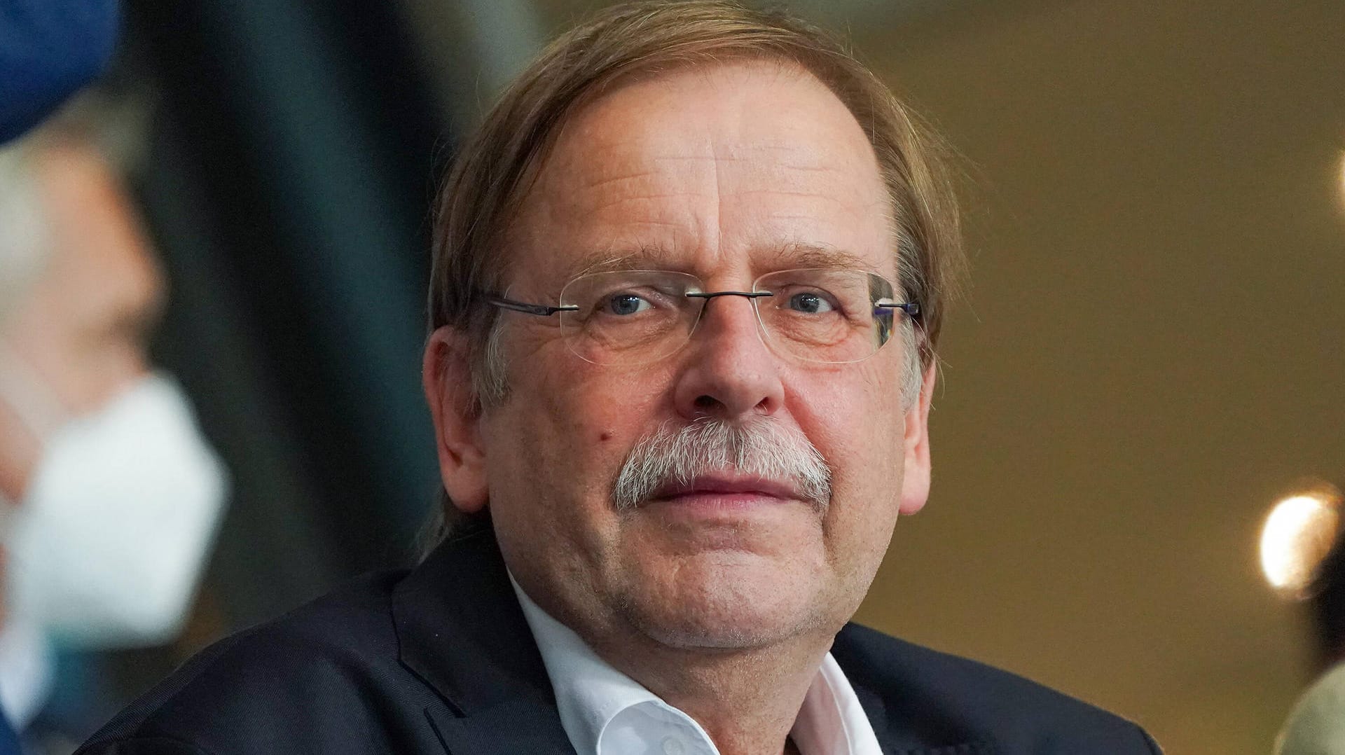 Dr. Rainer Koch: Ein Verfahren gegen den Interimspräsidenten des DFB wurde eingestellt. Dr. Rainer Koch: Ein Verfahren gegen den Interimspräsidenten des DFB wurde eingestellt.