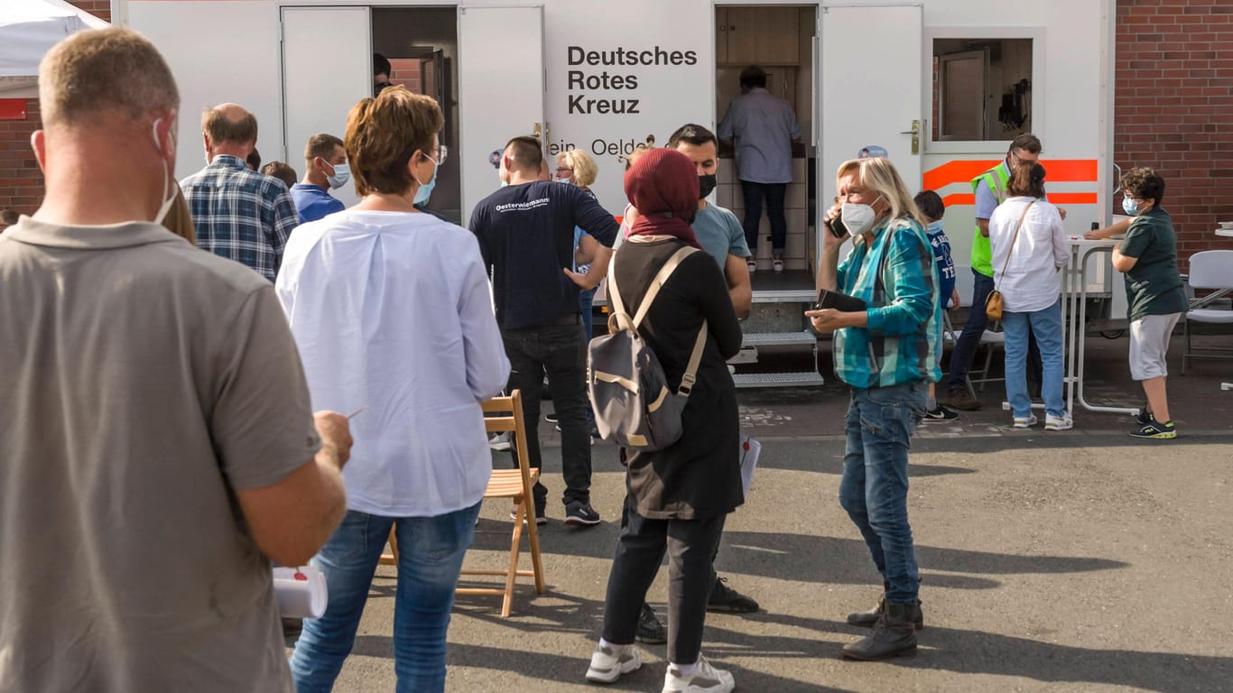 Impfaktion des Roten Kreuzes im nordrhein-westfälischen Wadersloh: "Dämpfender Effekt auf die Virusverbreitung in der Bevölkerung".