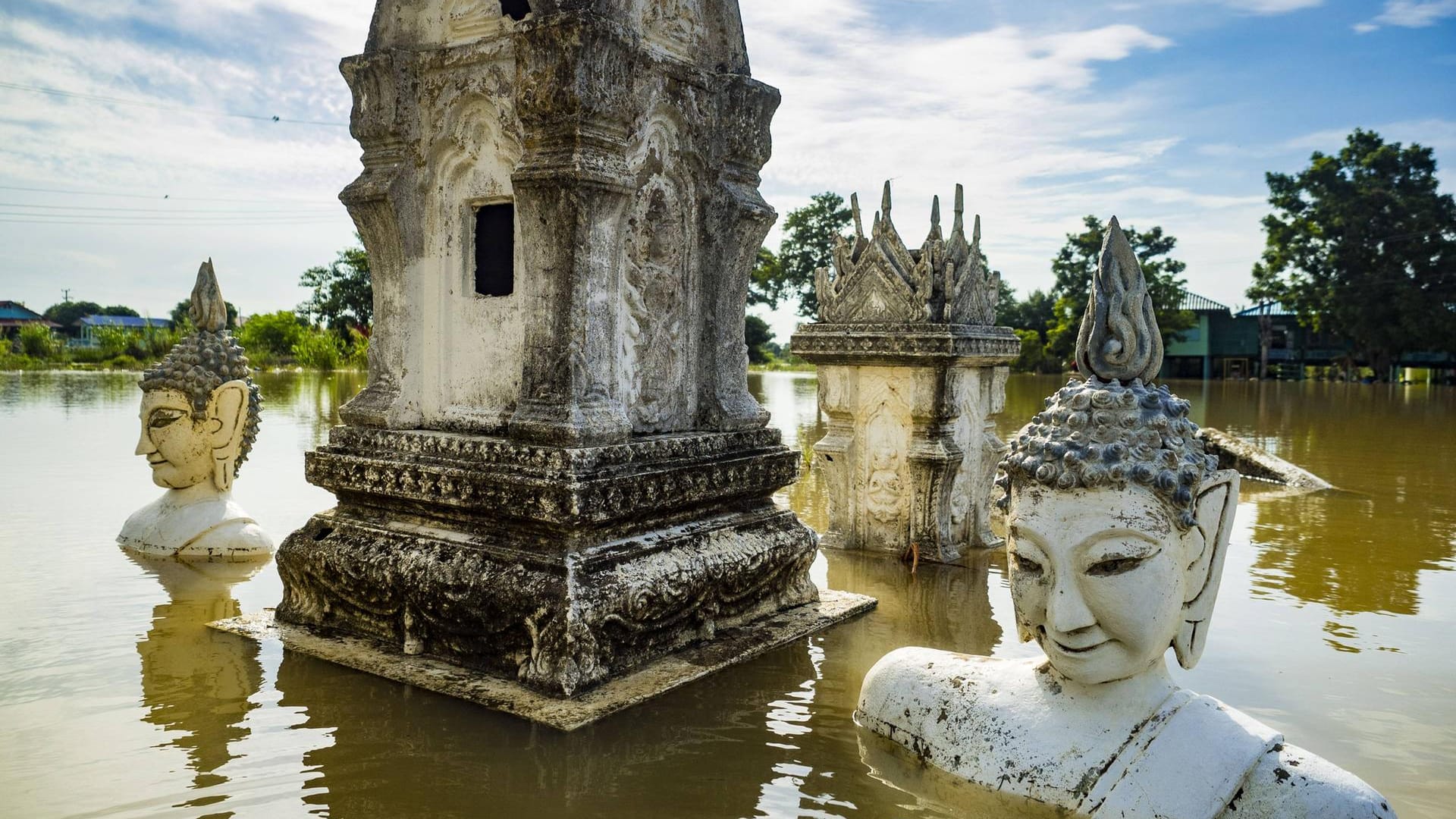 Thailand wird in den nächsten 30 Jahren Experten zufolge mit "extremen Risiken" zu kämpfen haben. Schon jetzt stellt das südostasiatische Land immer neue Hitzerekorde auf. Immer heftigere Regenfälle fluten Städte und Ackerland, es kommt zu Ernteausfällen und Hunger.