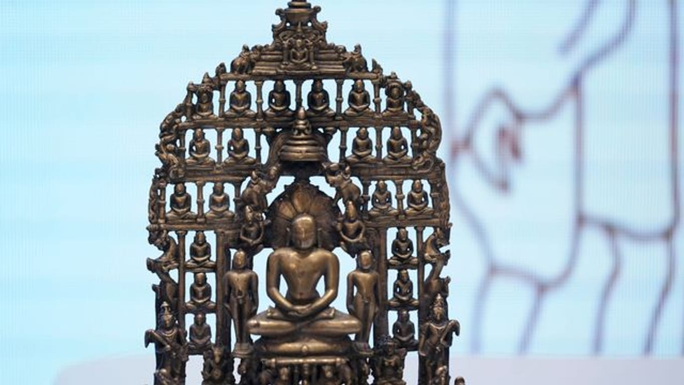 Eines der gestohlenen Objekte, die an Indien zurückgegeben und im indischen Konsulat in New York gezeigt werden.