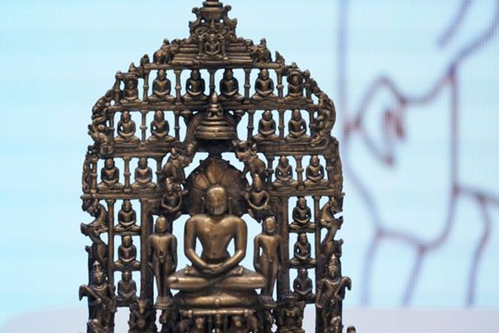 Eines der gestohlenen Objekte, die an Indien zurückgegeben und im indischen Konsulat in New York gezeigt werden.