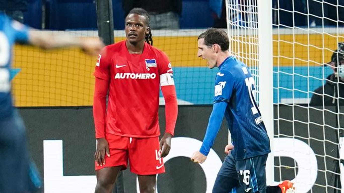 Sebastian Rudy (r) sorgte für den Endstand beim Hoffenheimer Sieg gegen Hertha BSC.