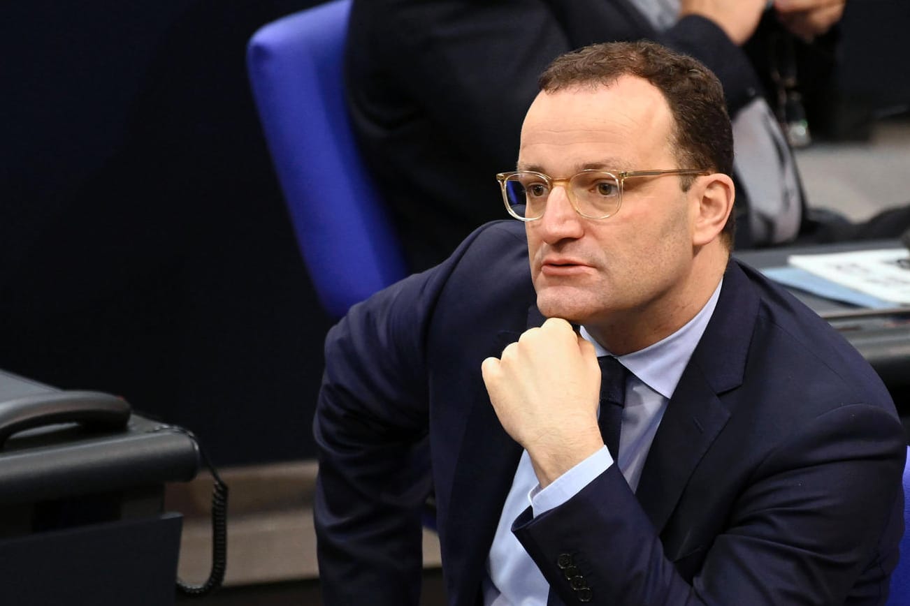 Jens Spahn in der konstituierenden Sitzung des Bundestages (Archivbild): Er lehnte sich weit heraus mit einer Booster-Empfehlung für alle.