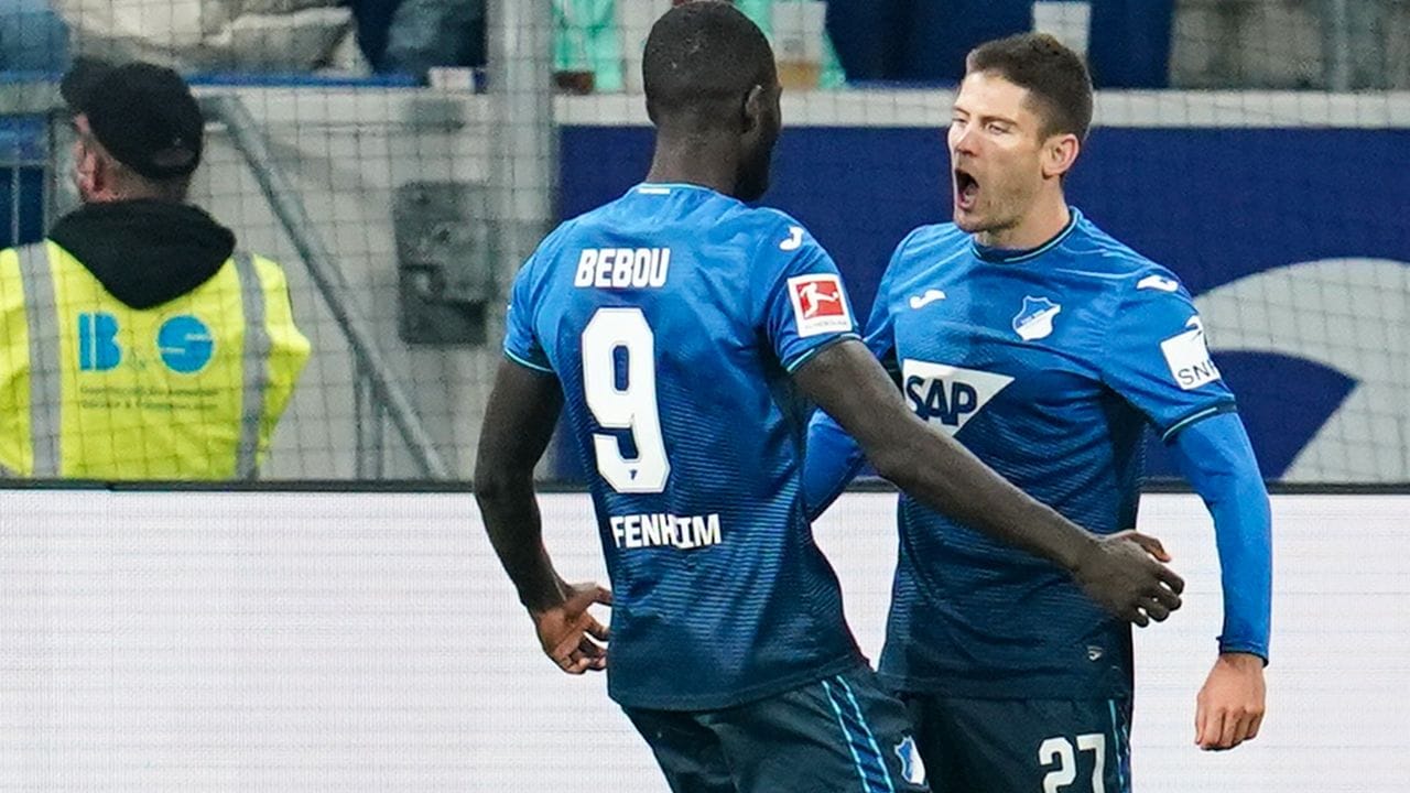 Die Hoffenheimer Ihlas Bebou (l) und Andrej Kramaric feiern den Sieg gegen Hertha BSC. Die Hoffenheimer Ihlas Bebou (l) und Andrej Kramaric feiern den Sieg gegen Hertha BSC.