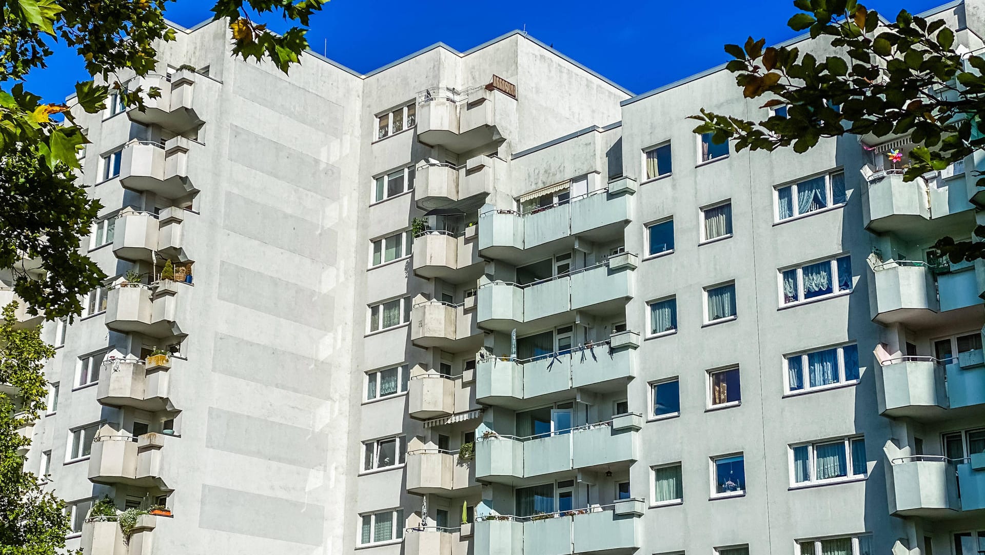 Wohnhaus im Hamburger Bezirk Eimsbüttel: "So geht ein immer größerer Teil des Einkommens für die Miete drauf".