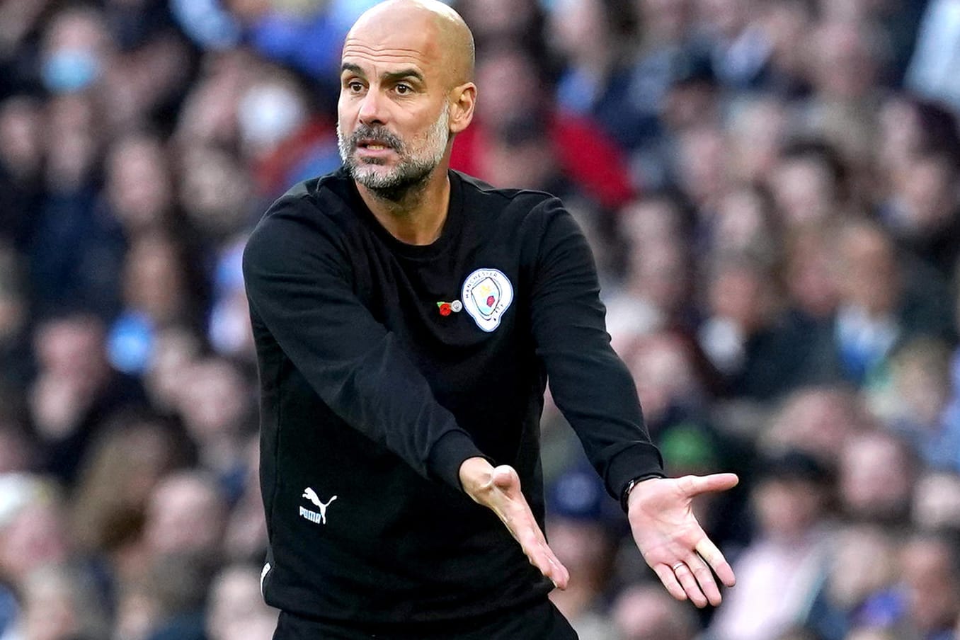 Pep Guardiola ratlos: Der Trainer von Manchester City musste eine herbe Niederlage hinnehmen.