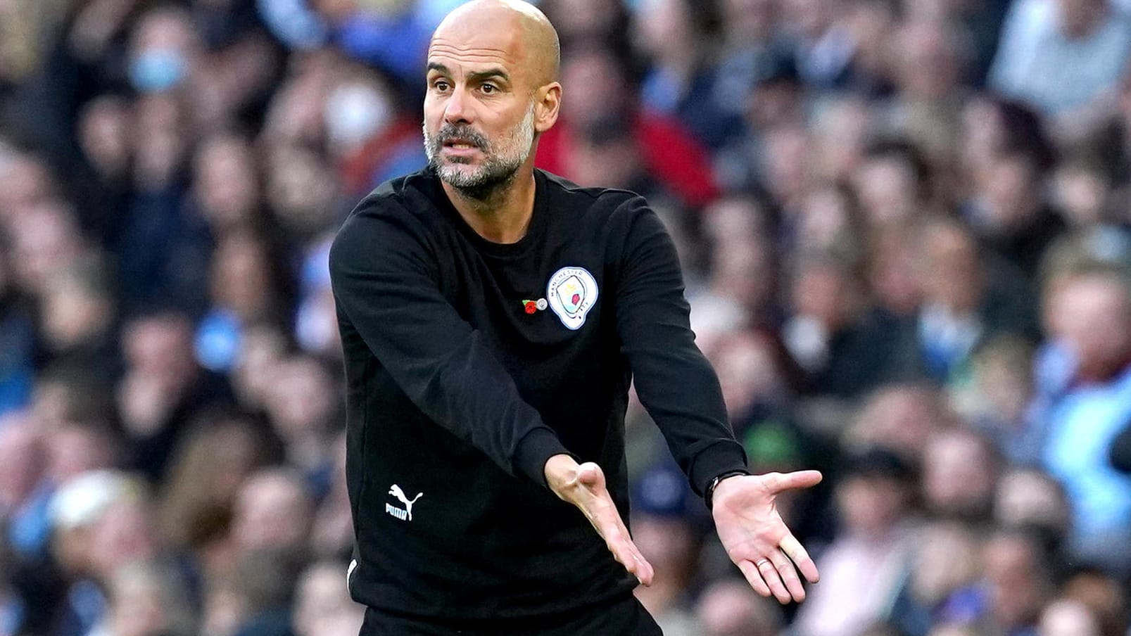 Pep Guardiola ratlos: Der Trainer von Manchester City musste eine herbe Niederlage hinnehmen.