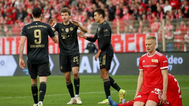 Nach der 0:5-Klatsche gegen Gladbach zeigten sich die Bayern-Profis bei Union Berlin selber wieder treffsicher. Nach der 0:5-Klatsche gegen Gladbach zeigten sich die Bayern-Profis bei Union Berlin selber wieder treffsicher.