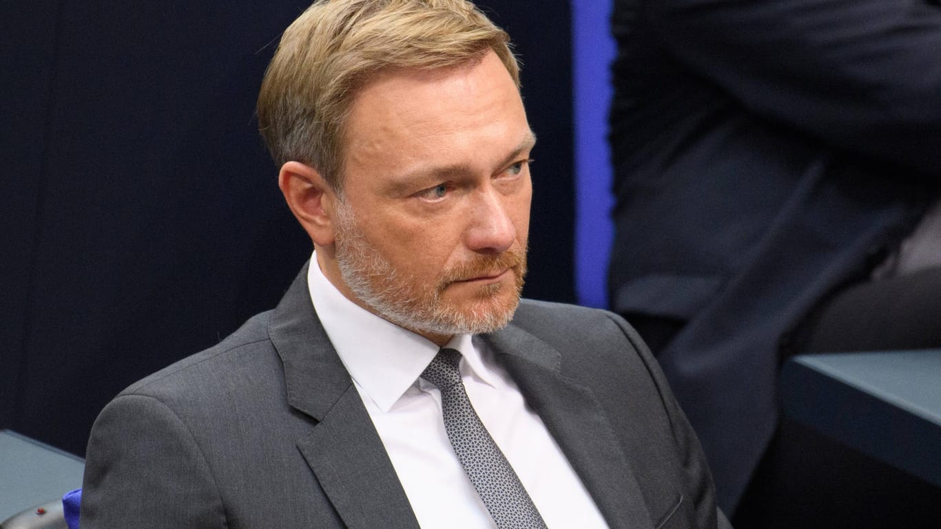 Christian Lindner: Der FDP-Chef wirft SPD und Grünen vor, die Entlastung von Gering- und Normalverdienern nicht mehr zu verfolgen.