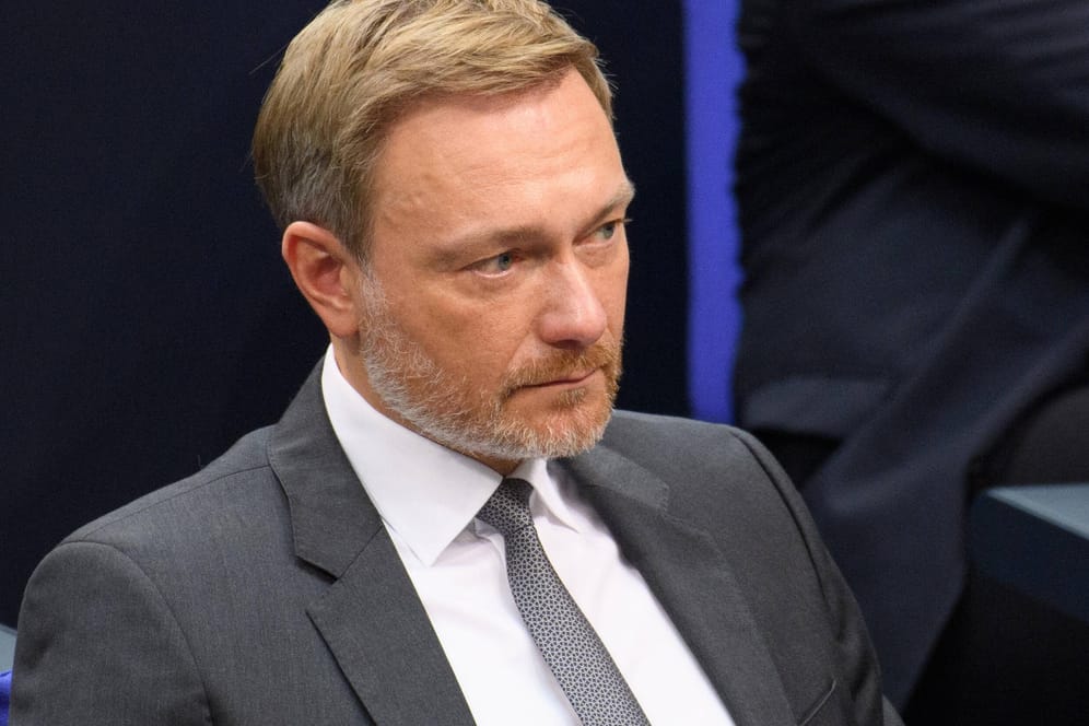 Christian Lindner: Der FDP-Chef wirft SPD und Grünen vor, die Entlastung von Gering- und Normalverdienern nicht mehr zu verfolgen.
