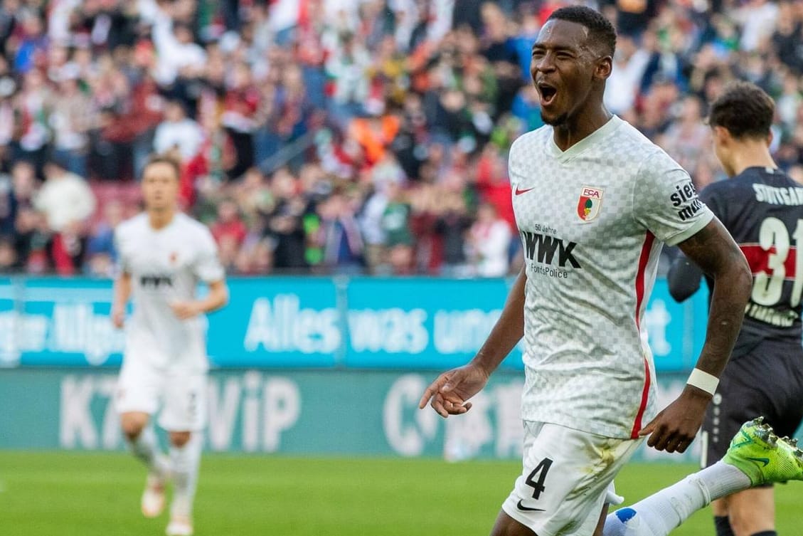 Reece Oxford: Der Augsburger kann über die Führung gegen Stuttgart jubeln.