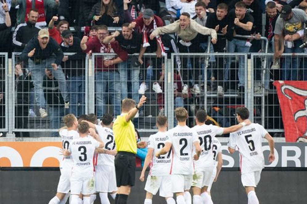 Der FC Augsburg konnte sich überraschend deutlich gegen Stuttgart durchsetzen.