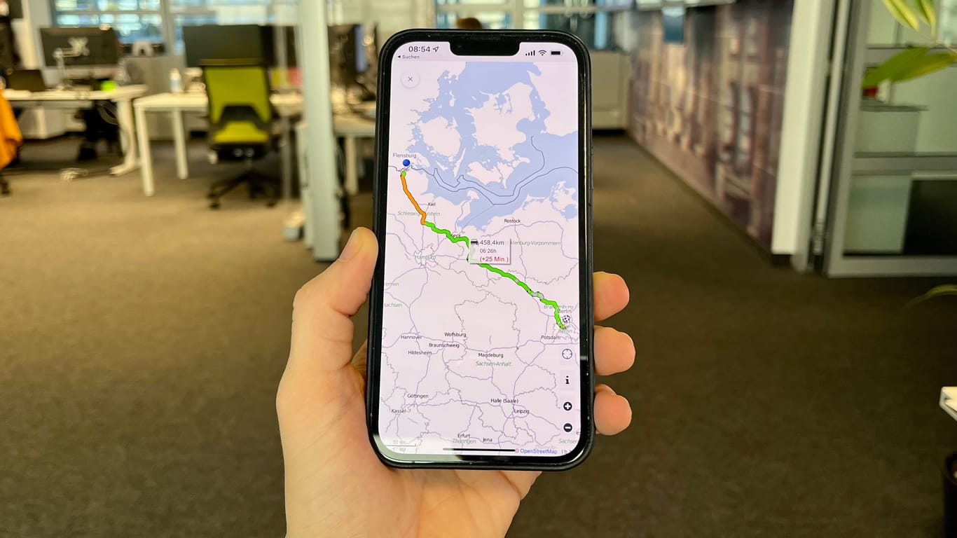 Die Autobahn-App auf einem iPhone: Der Routenvorschlag wird nicht korrekt in Navigationsapps exportiert.