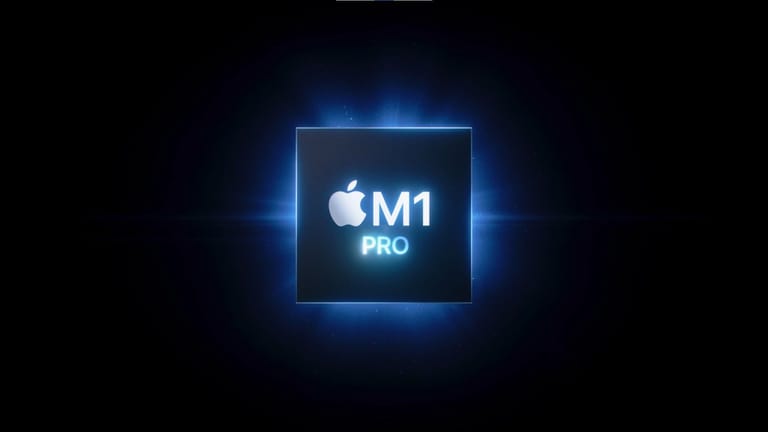Der M1 Pro ist als Standard in den neuen MacBook Pros verbaut. Er ist ebenfalls neu entwickelt und besitzt 10 CPU-Kerne und bis zu 16 Grafikkerne. Der neue Chip soll laut Apple 70 Prozent schneller sein als der M1, der im MacBook Air zum Einsatz kommt.
