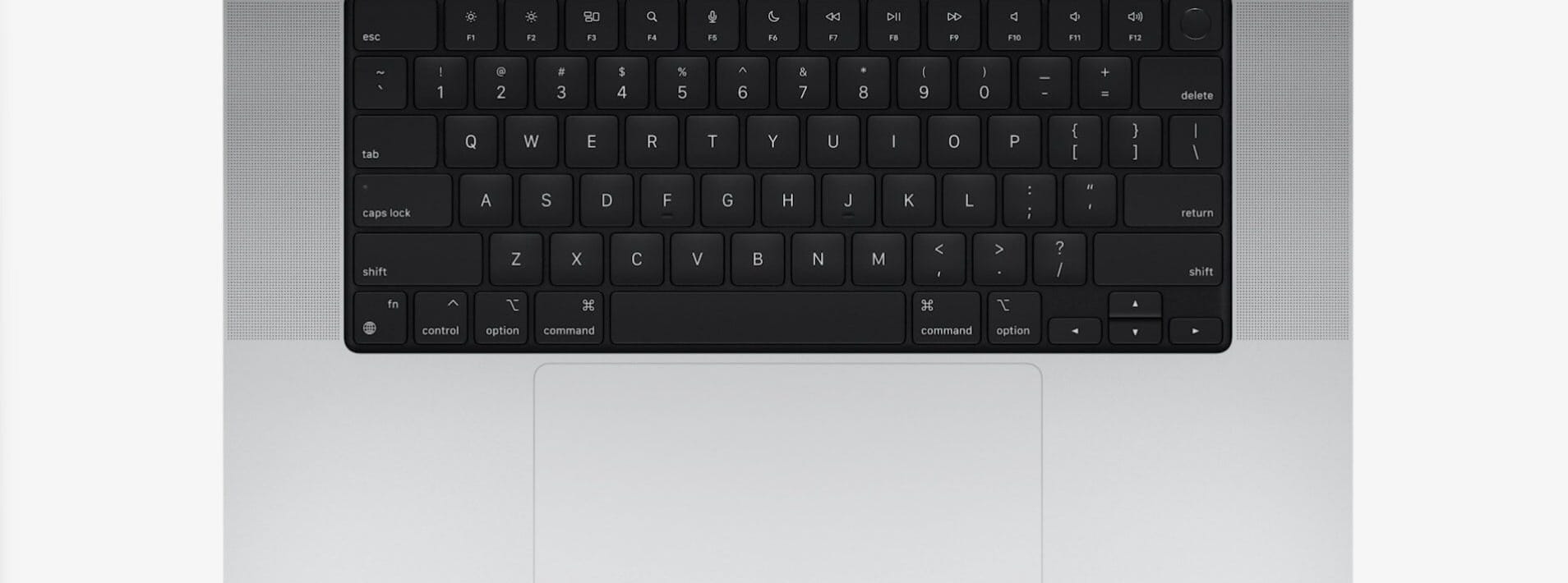 Keine Touchbar: Beim neuen MacBook Pro hat Apple wieder physische Tasten in der oberen Reihe eingeführt. Der Fingerabdrucksensor ist weiterhin vorhanden.