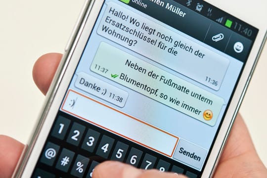 Angebliche WhatsApp-Nachricht verunsichert Nutzer.