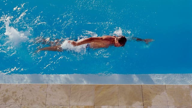 Schwimmen macht fit und schont die Gelenke