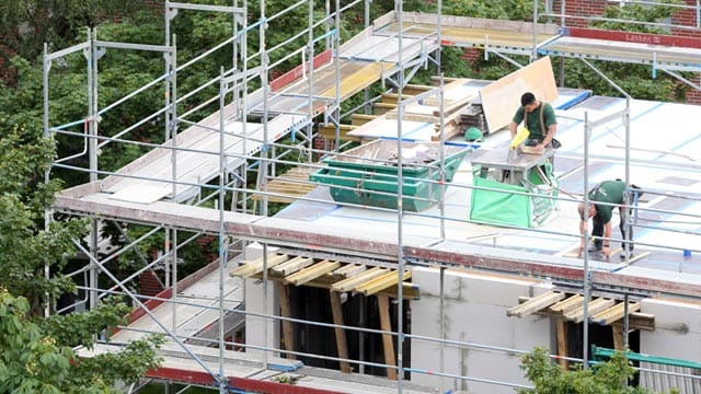 Niedrige Zinsen und gute Renditeaussichten locken Hausbauer