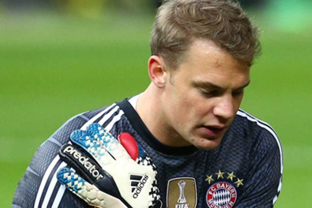 Manuel Neuer zog sich beim DFB-Pokalfinale gegen Dortmund eine Schulterverletzung zu.